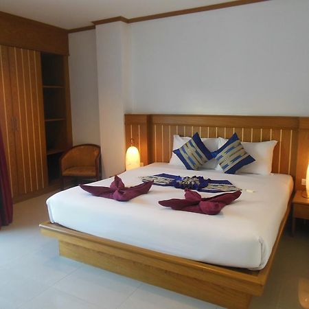 Park Eden Hotel Patong Buitenkant foto