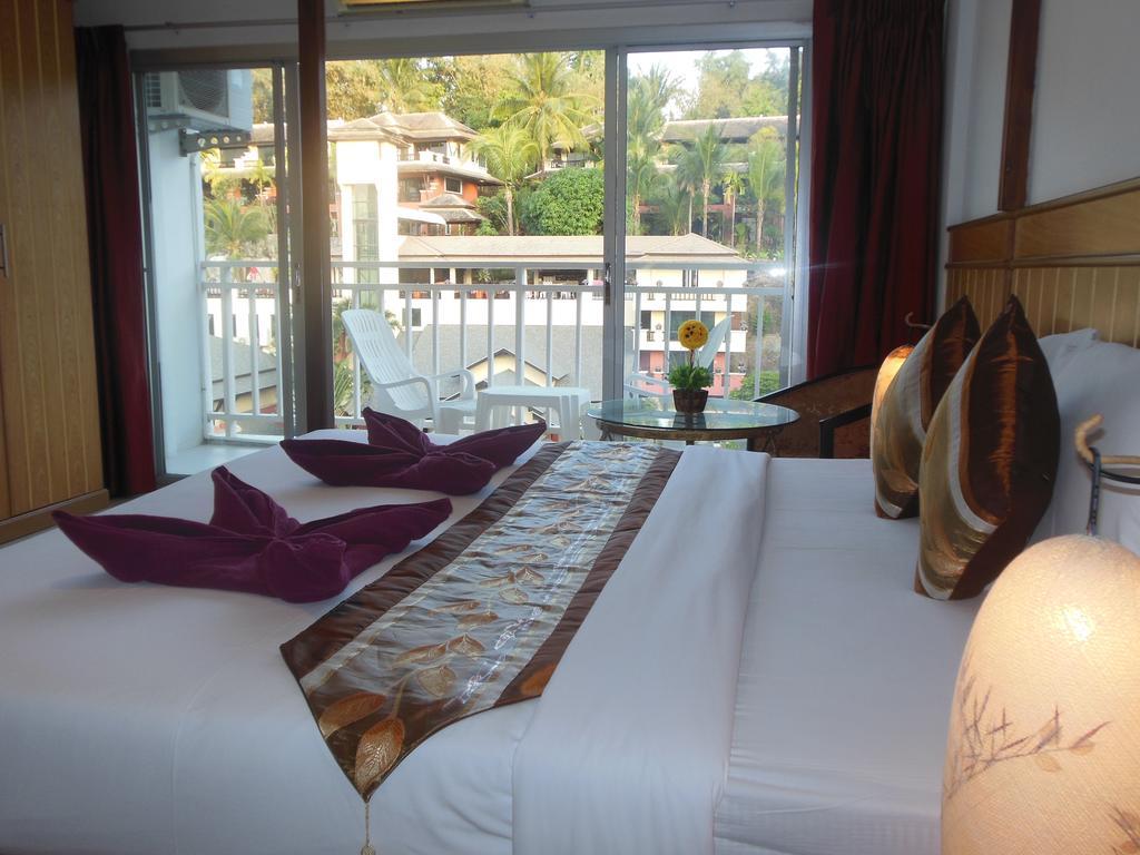 Park Eden Hotel Patong Buitenkant foto