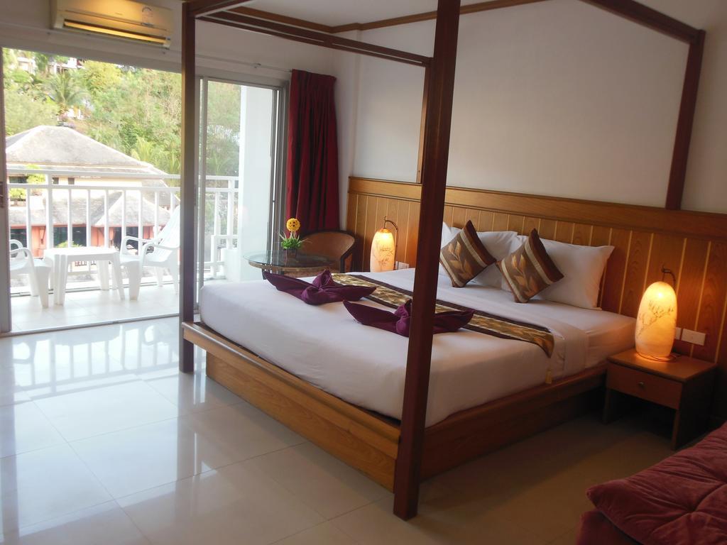 Park Eden Hotel Patong Buitenkant foto