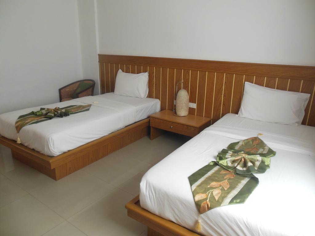 Park Eden Hotel Patong Buitenkant foto